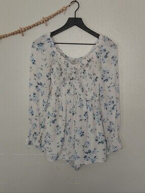 Hollister Floral Long Sleeve Smocked Romper Size Small